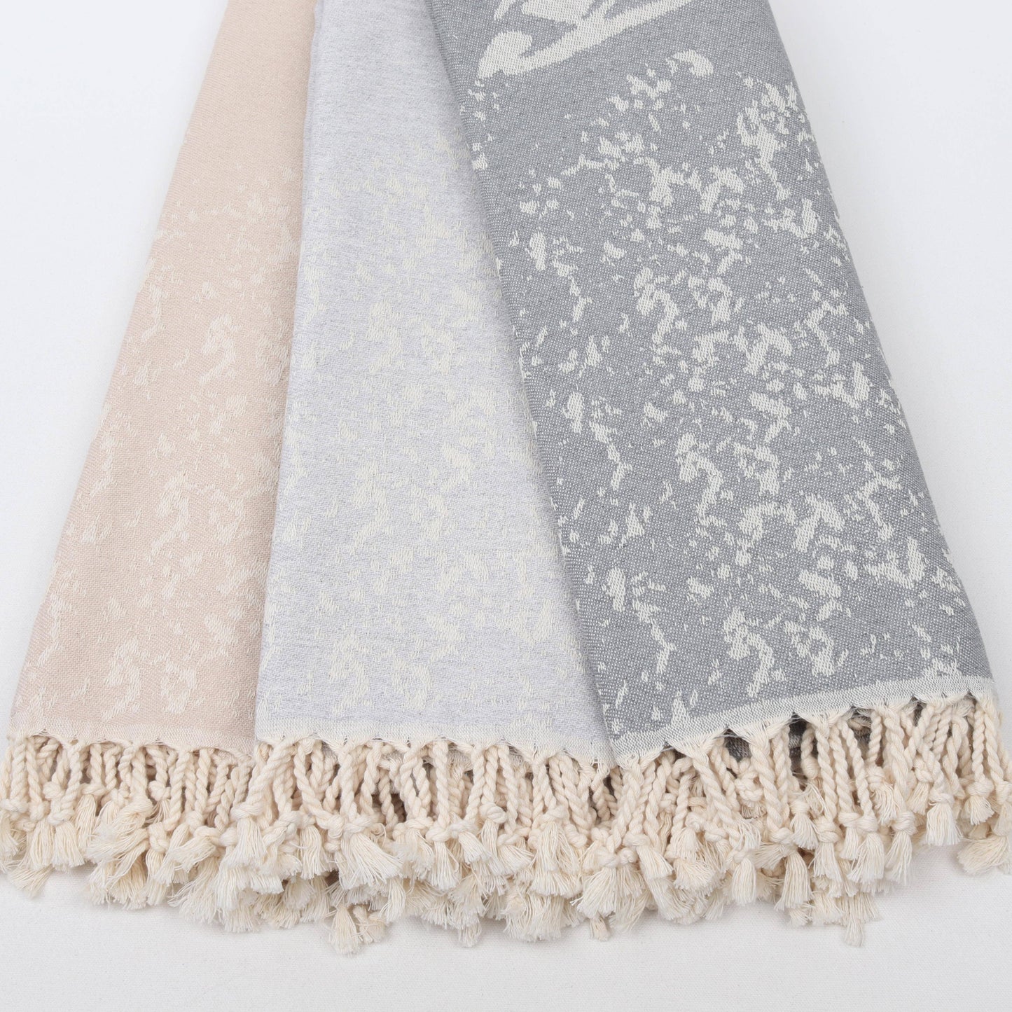 Turtle Pattern Turkish Towel – Organic & Beach-Ready