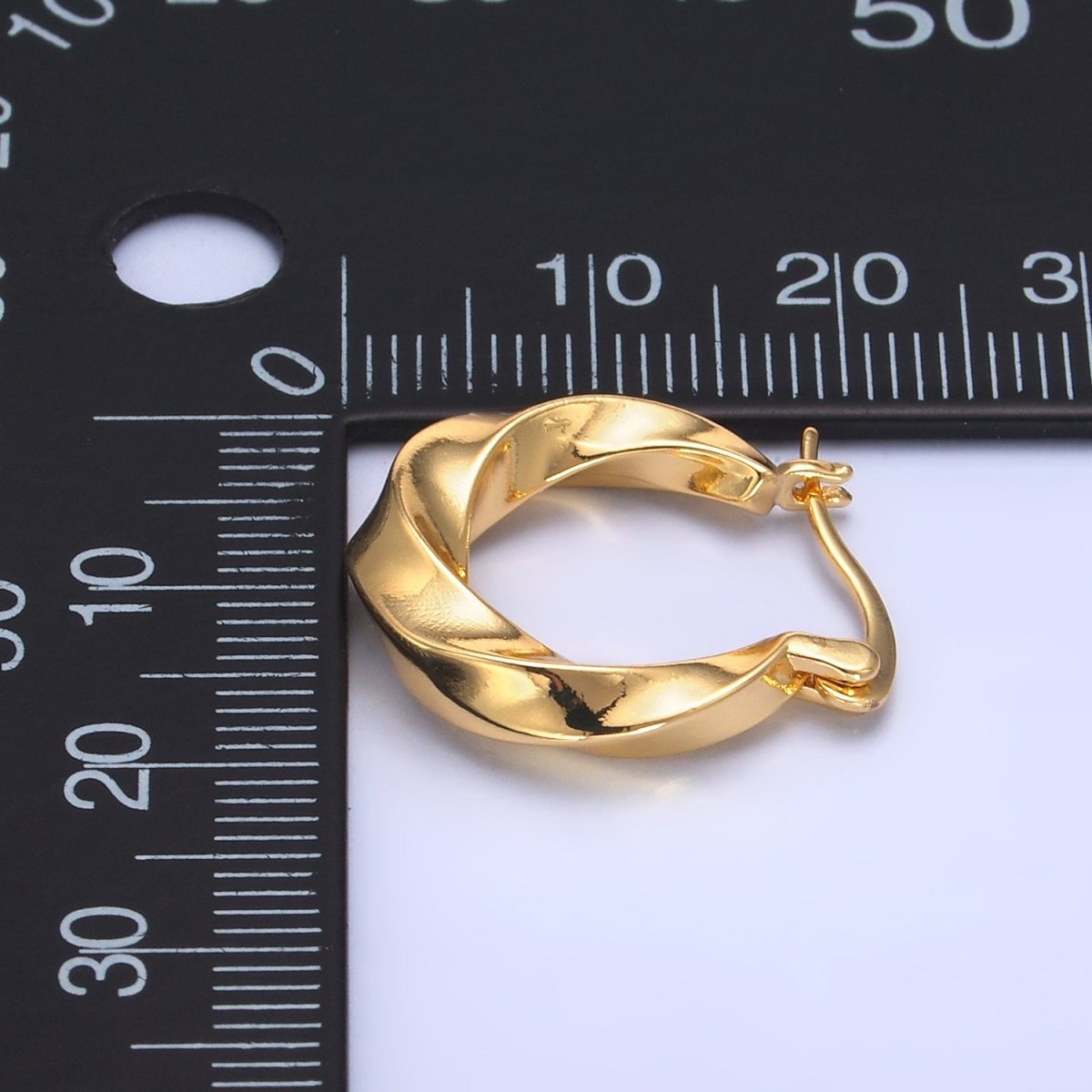 24K Gold Filled Edged Twist Latch Hoop Earrings - 20mm