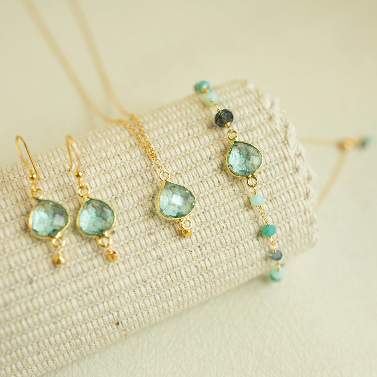 Ballet Bracelet – Heart-Cut Gemstone, 14k Gold Plated