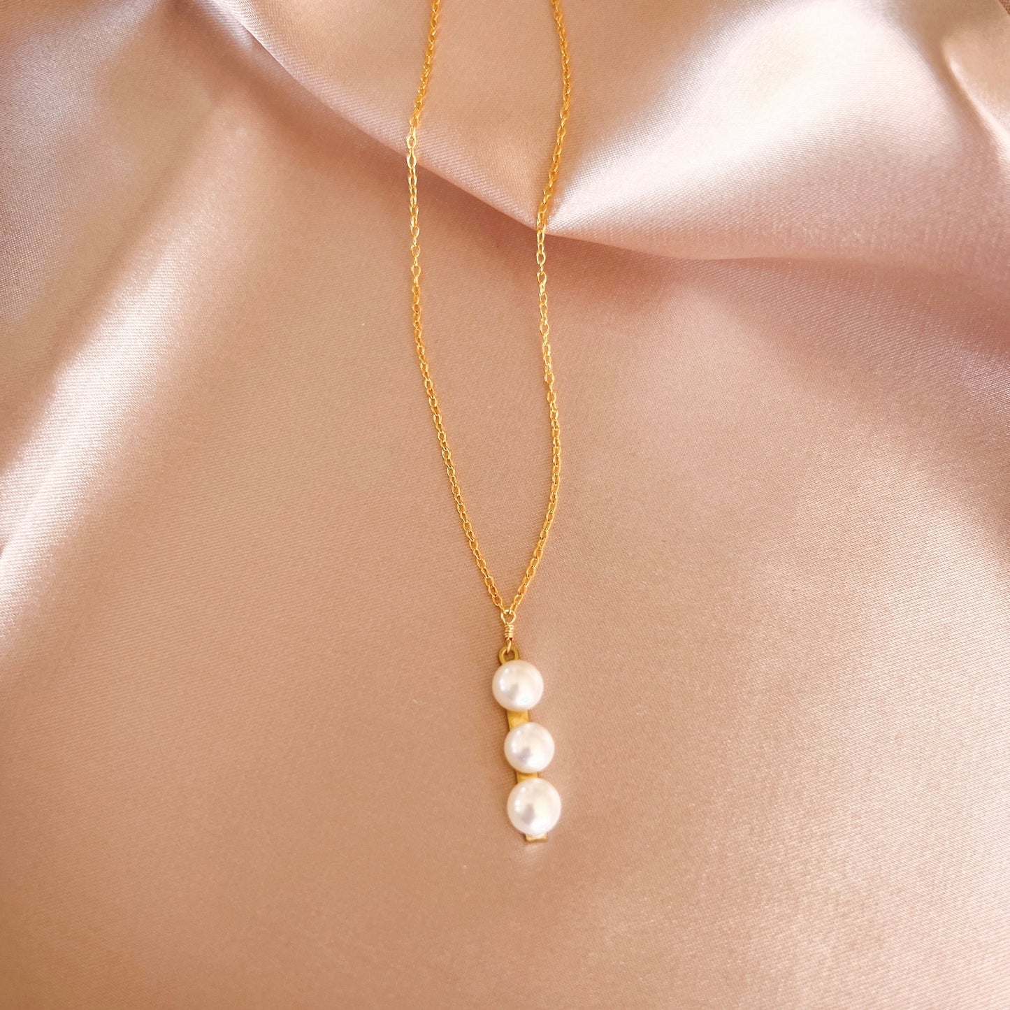 Freshwater Pearl Bar Necklace | 14k Gold-Plated