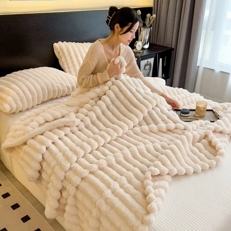 Faux Rabbit Fur Throw Blanket – Soft Plush Cozy Home Accent