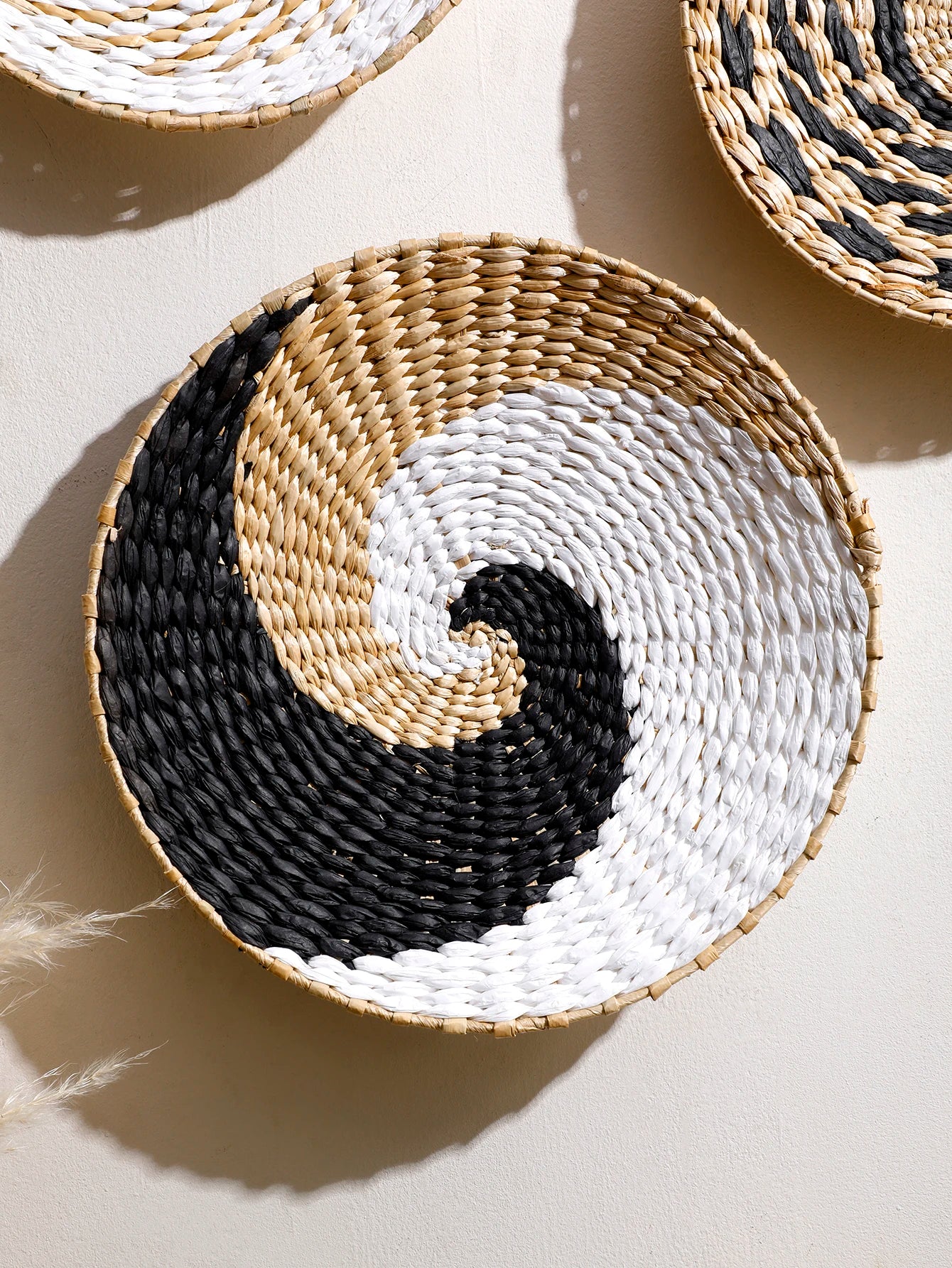 Handwoven Seagrass Wall Basket Decor – Boho Wall Hanging Art