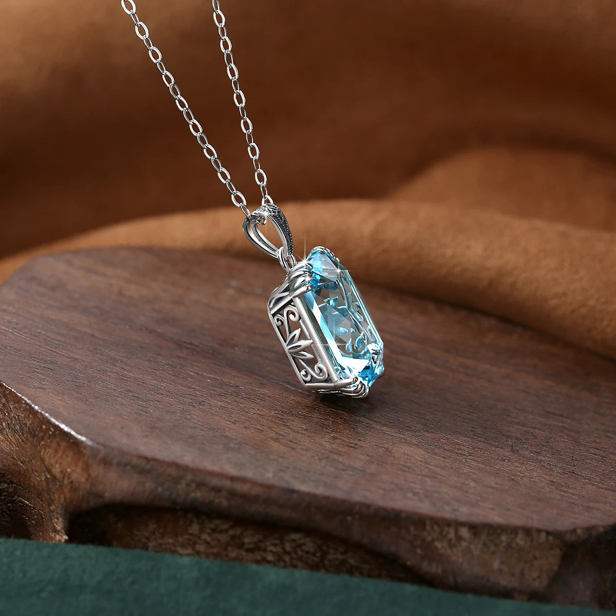 Art Deco Filigree Pendant Necklace - 925 Sterling Silver Vintage Design